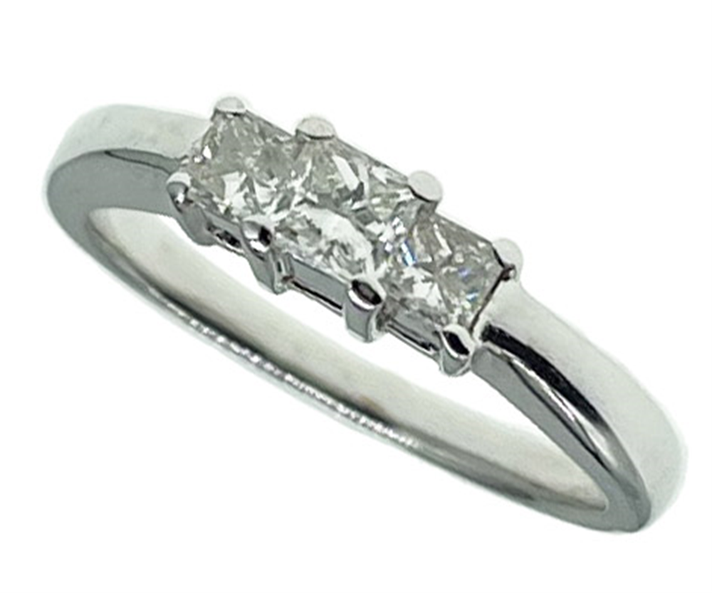 18ct White Gold Trilogy Ring